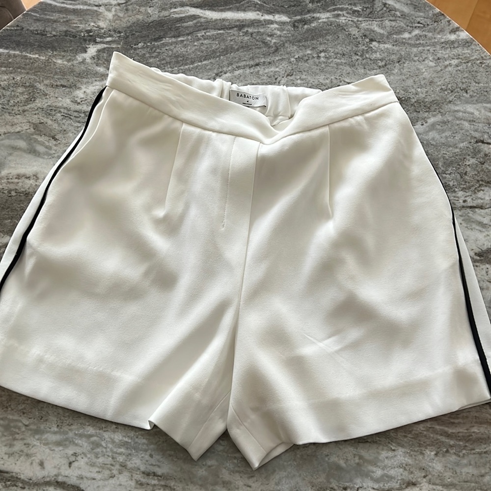 Aritzia Babaton shorts